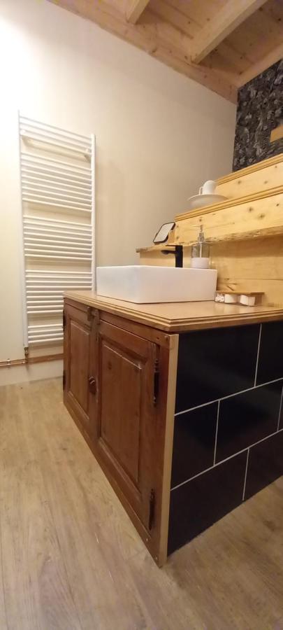 Appartement de charme dans une maison isolée Presilly  Exterior foto